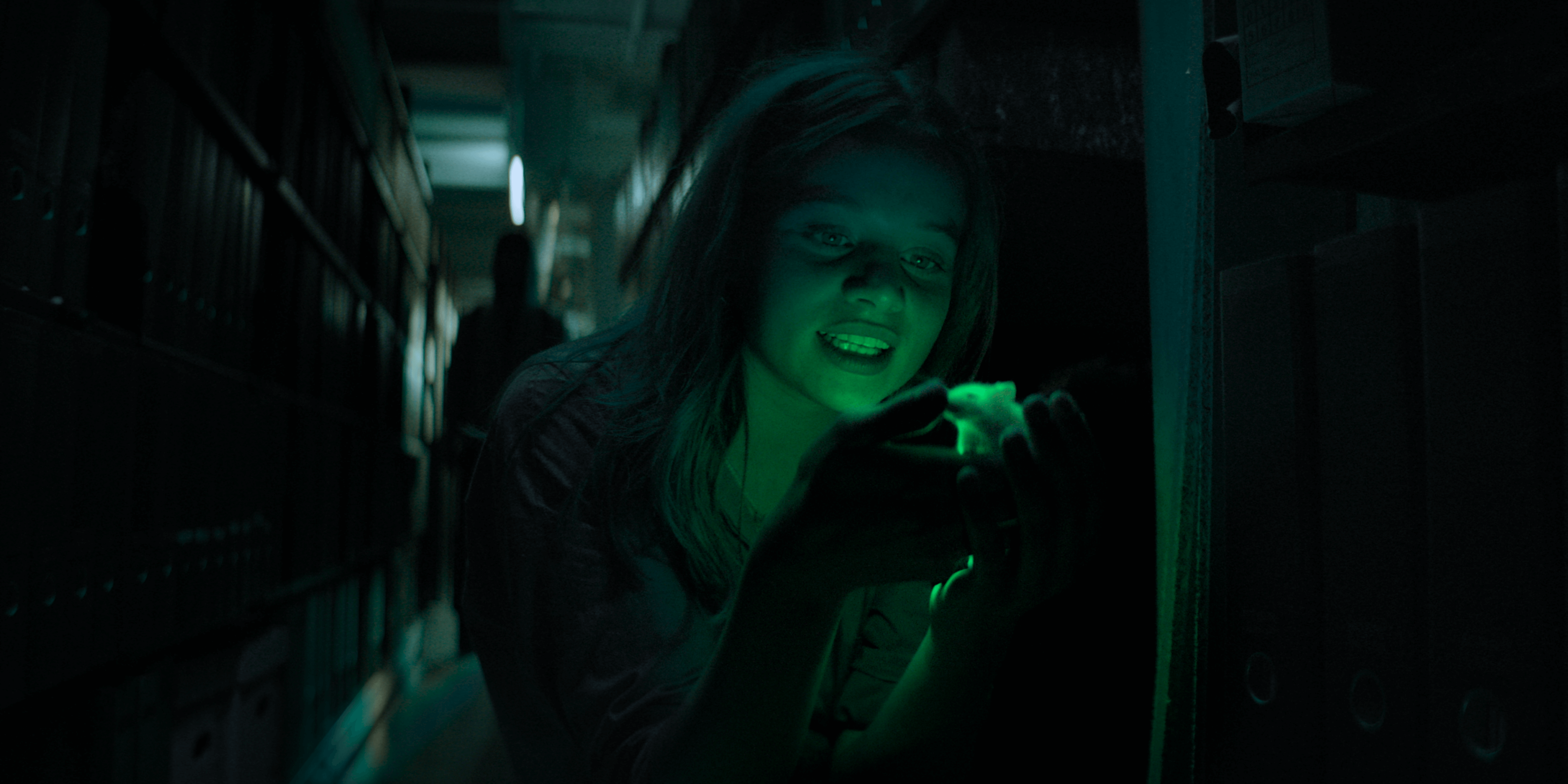 Luna Wedler als Mia Akerlund in Biohackers